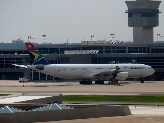 Airbus A340-300 (ZS-SXA)