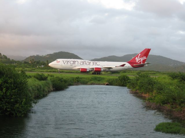 Boeing 747-400 (G-VTOP)