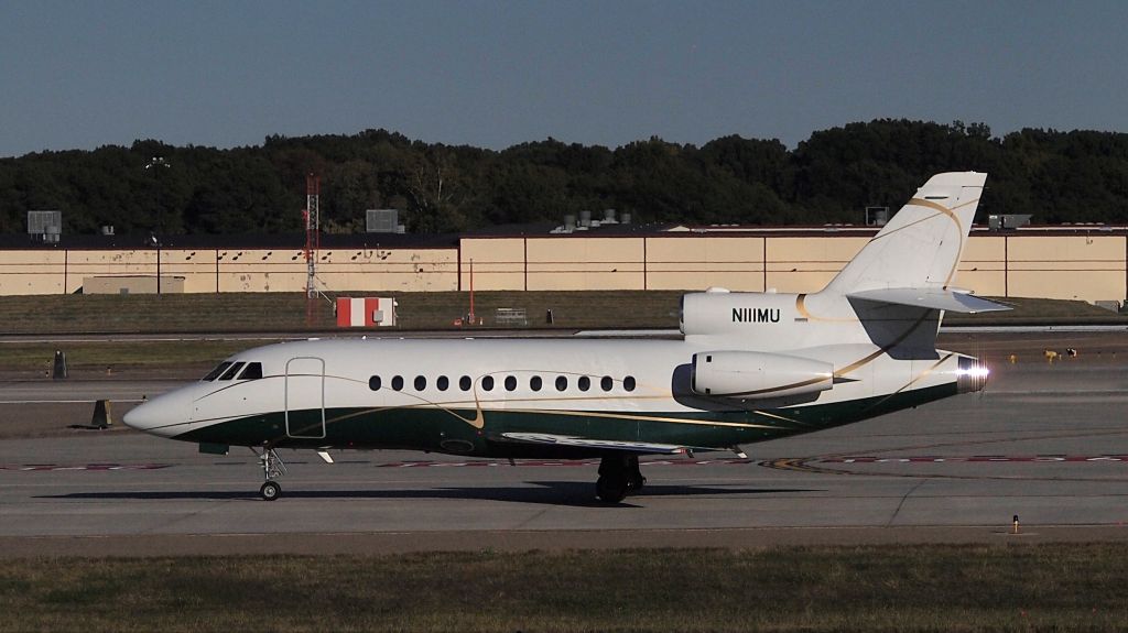 Dassault Falcon 900 (N111MU)