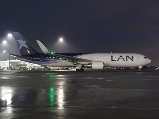 BOEING 767-300 (CC-CXH) - Lan Peru last flight from SFO to LIM