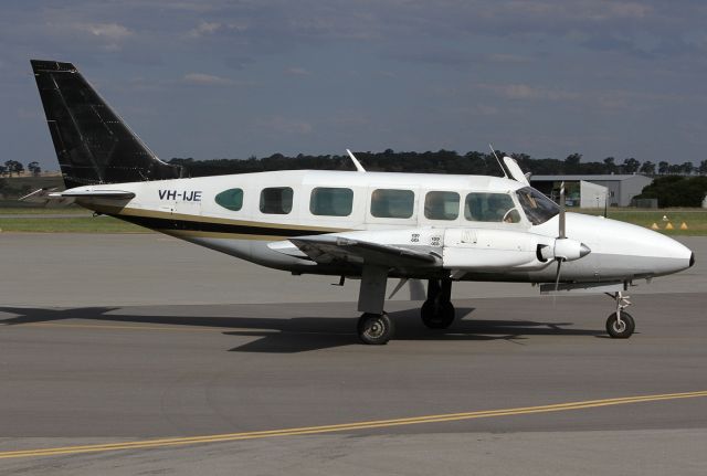 Piper Navajo (VH-IJE)