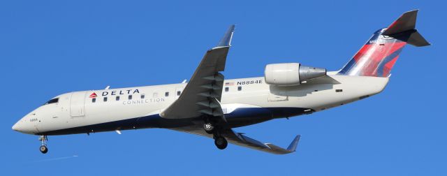 Canadair Regional Jet CRJ-200 (N8884E) - 2-19-15