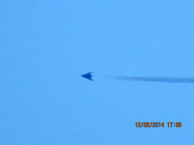 Northrop Spirit (90-0041) - B-2 over Joplin Missouri. Picture taking from Baxter Springs Kansas.