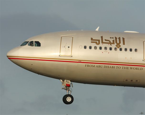 Airbus A330-300 (A6-EYL) - Arriving from Abu Dhabi, UAE