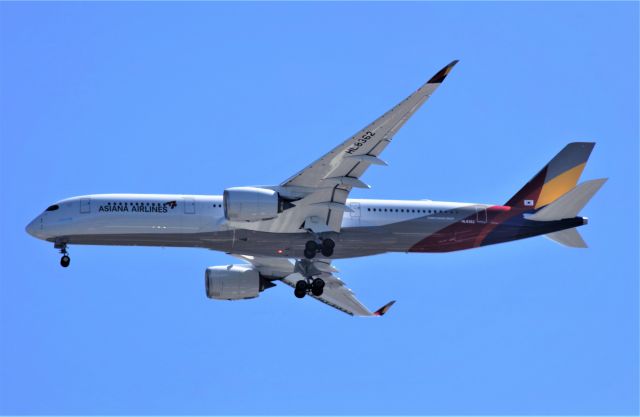 Airbus A350-900 (HL8362)