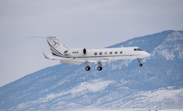 Gulfstream Aerospace Gulfstream IV (N218JE) - Nice GIV arriving into BZN