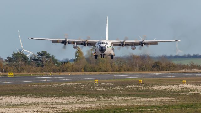 Lockheed C-130 Hercules (7T-WHN)