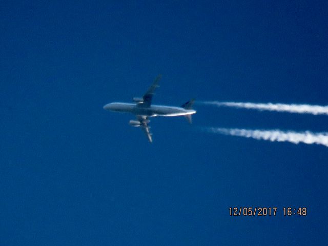 Airbus A320 (N424UA)