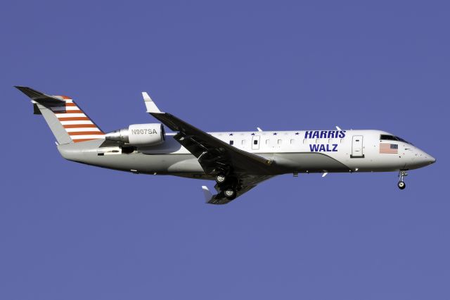 Canadair Regional Jet CRJ-200 (N907SA)