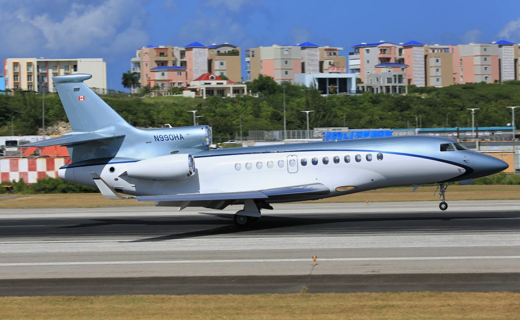 Dassault Falcon 7X (N990HA)