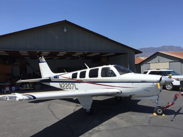 Beechcraft Bonanza (36) (N2207L)