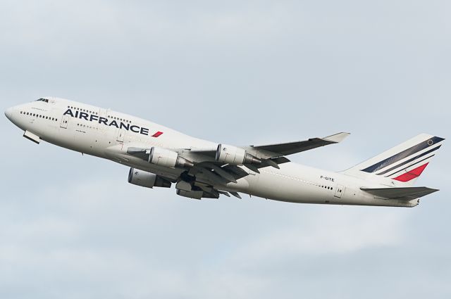 Boeing 747-400 (F-GITE) - le 14/01/2016 decollage pour un dernier tour de France pour dire au revoirbr /br /01/14/2016 takeoff for the last round of France and say goodbye