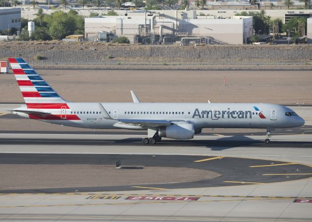 Boeing 757-200 (N937UW)