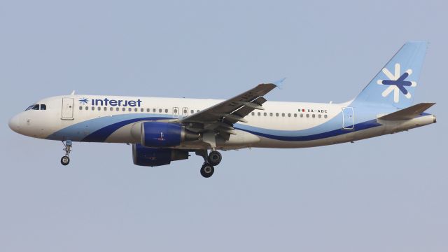 Airbus A320 (XA-ABC)