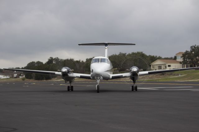 Beechcraft Super King Air 200 (N123ML)