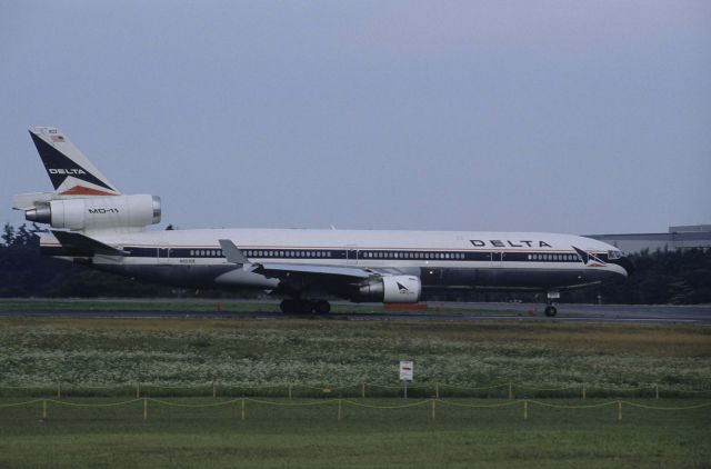 Boeing MD-11 (N803DE) - Departure at Narita Intl Airport Rwy16R on 1998/06/21