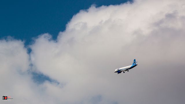 Airbus A320 (XA-JRM) - From MID to CUN, closed by storm