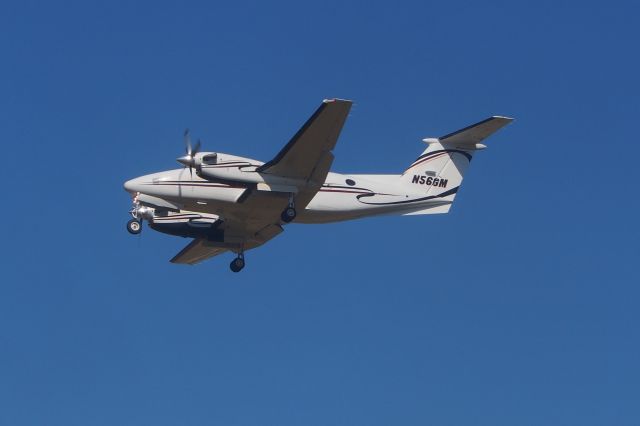 Beechcraft King Air 90 (N56GM)