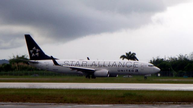 Boeing 737-800 (N26210)