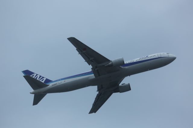 BOEING 767-300 (JA8357)