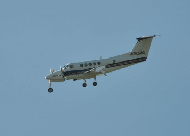 Beechcraft Super King Air 200 (N123ML)