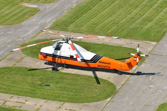 Sikorsky S-58T (N4247V) - 08-27-22. As seen from the inside of a R-66 Helicoptor.