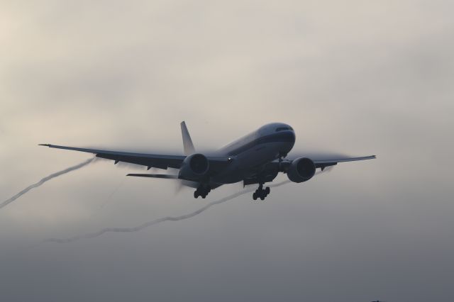 Boeing 777-200 (B-2010)