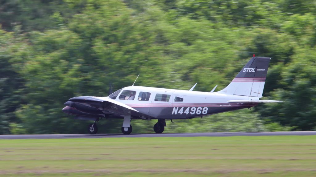 Piper Seneca (N44968)