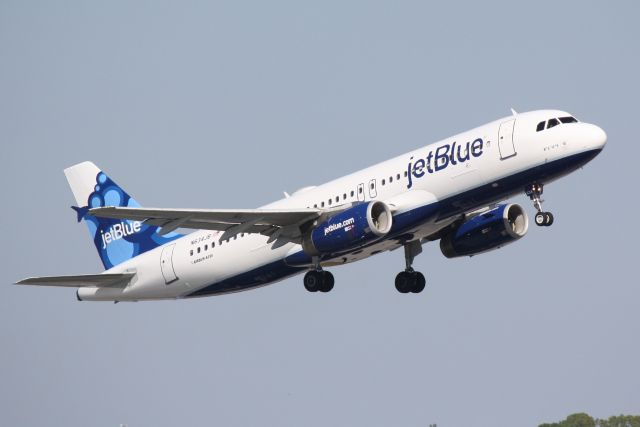 Airbus A320 (N634JB) - JetBlue Flight 346 "B*L*U*E" (N634JB) departs Sarasota-Bradenton International Airport enroute to JFK