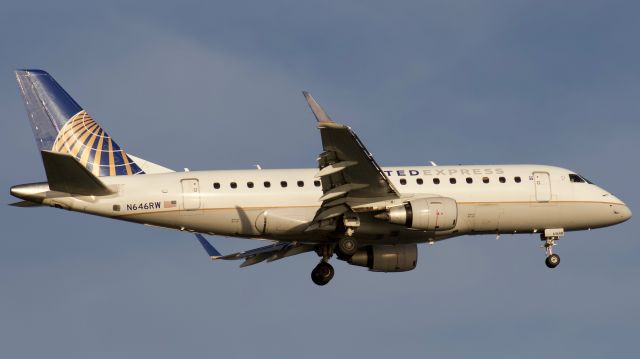 Embraer 170/175 (N646RW) - (5/21/2020) This brickyard E170 on final for 22L operating for UNITED during the COVID times.