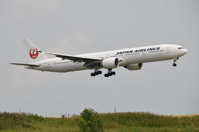 BOEING 777-300 (JA742J) - 07-06-20