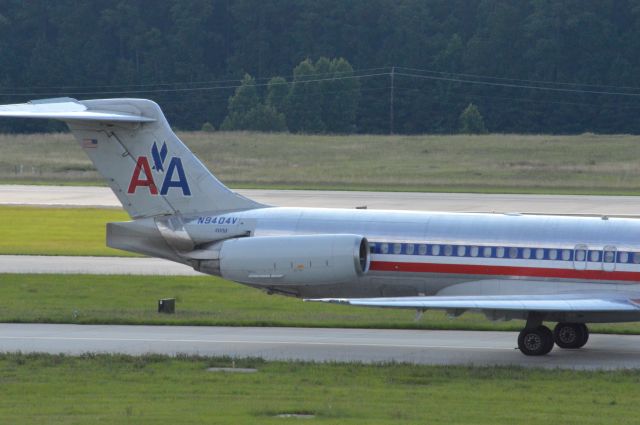 McDonnell Douglas MD-83 (N9404V) - American 2601 departing to Chicago OHare at 6:18 PM.   Taken June 30, 2016 with Nikon D3200 with 55-200mm VR2 lens.  