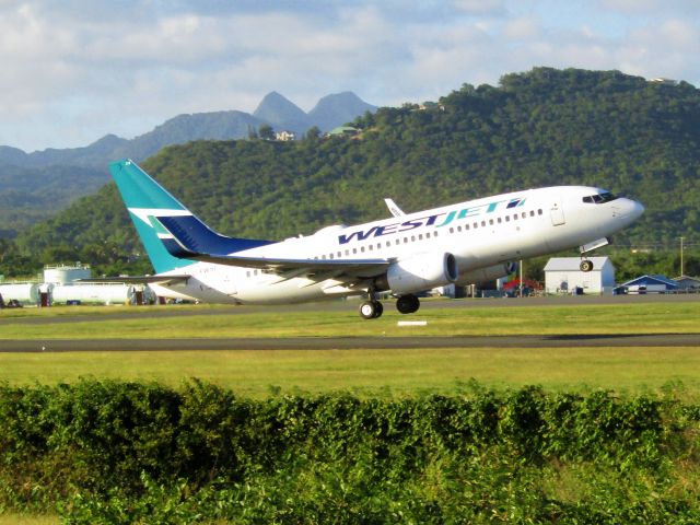 Boeing 737-700 (C-FWSF)