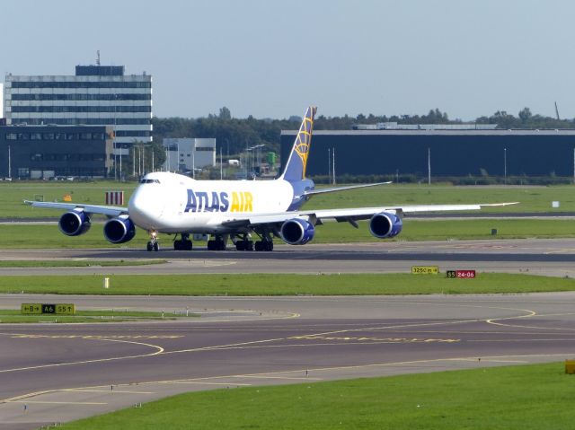 BOEING 747-8 (N855GT)