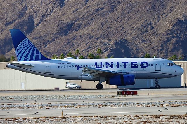 Airbus A319 (N874UA)