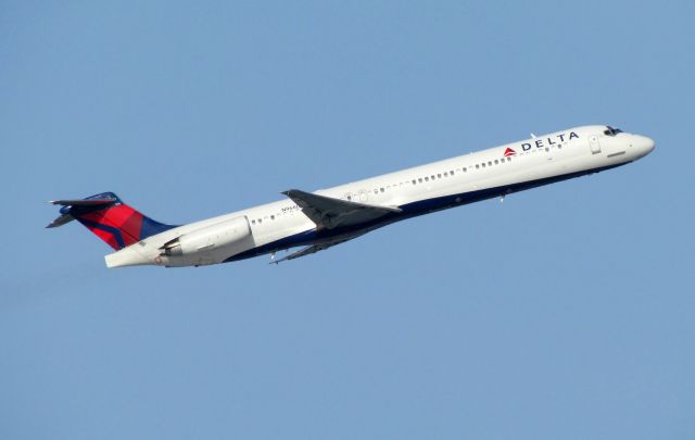 McDonnell Douglas MD-88 (N966DL)