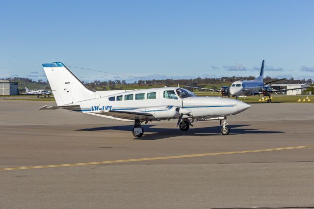 Cessna 402 (VH-UCI) - Handel Aviation (VH-UCI) Cessna 402C Businessliner taxiing at Wagga Wagga Airport.