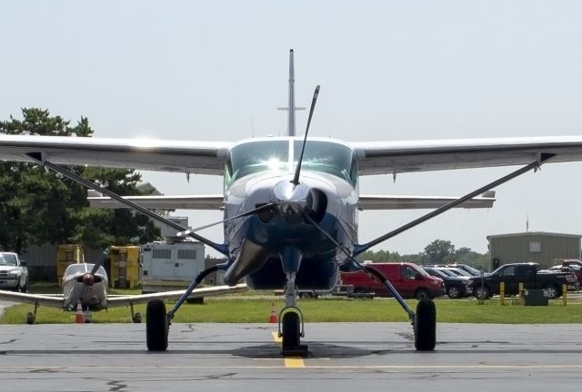 Cessna Caravan (N18NR) - Head on with a Southern Air Express Cessna Caravan. Southern operated HVN-ACK 3x weekly during the summer 2019 season. 