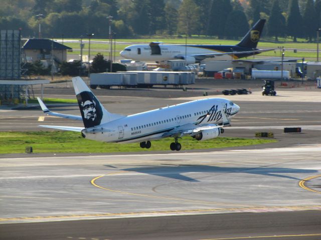 Boeing 737-700 (N626AS)