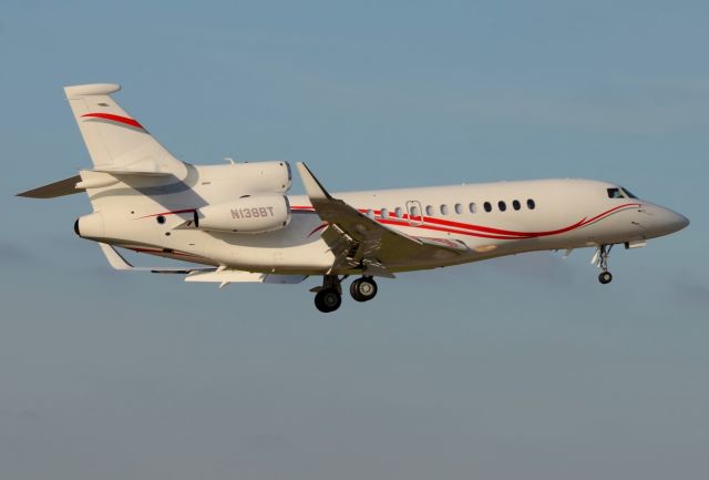 Dassault Falcon 7X (N138BT)