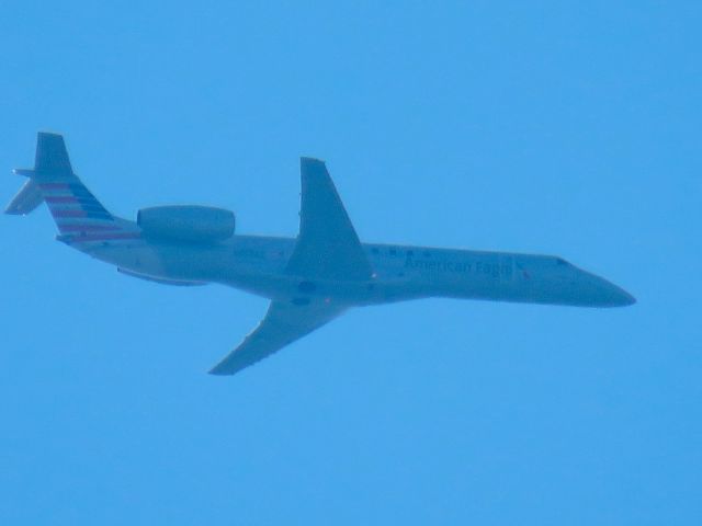 Embraer ERJ-135 (N858AE)