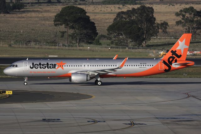 Airbus A321 (VH-OYD) - Captured landing on runway 34 on its delivery flight to Melbourne Airport.