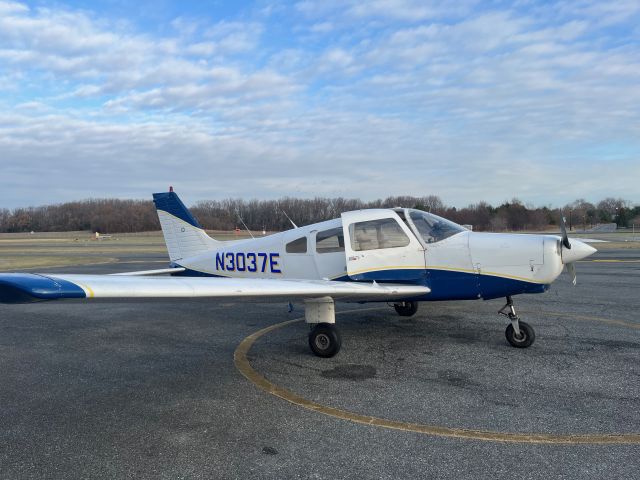 Piper Cherokee (N3037E)