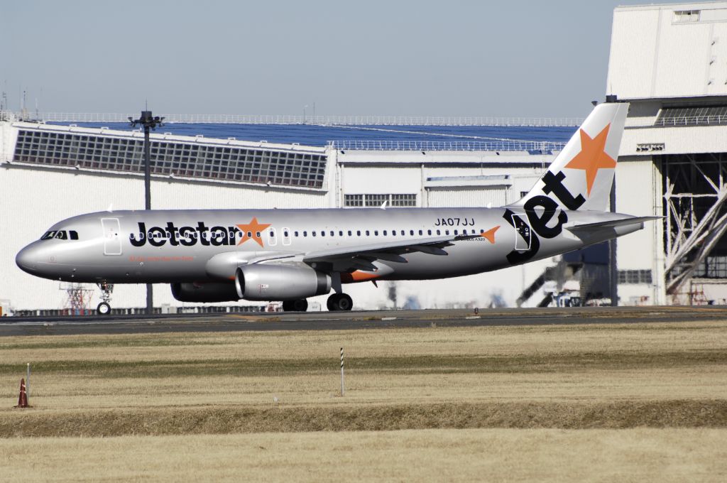 Airbus A320 (JA07JJ) - Departure at Narita Intl Airport Rwy34L on 2012/12/11