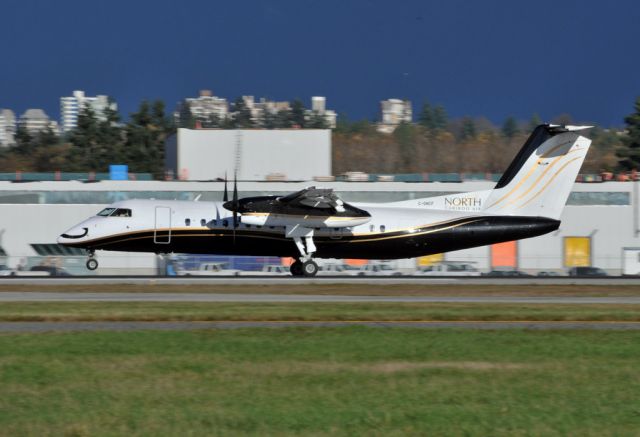 de Havilland Dash 8-300 (C-GNCF)