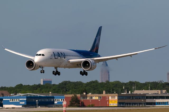 Boeing 787-8 (CC-BBJ) - welcome to Frankfurt