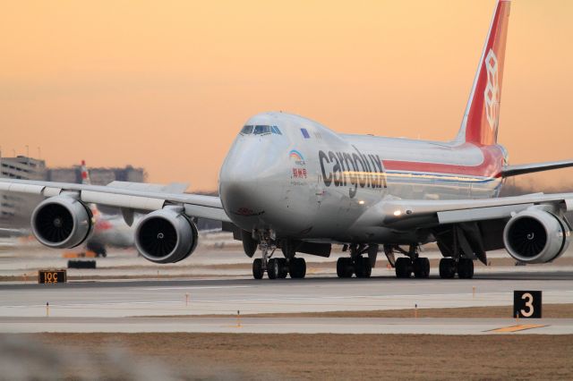 BOEING 747-8 (LX-VCJ)