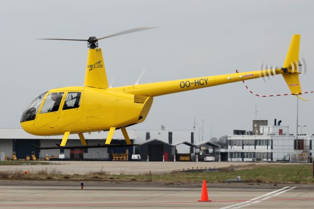 Robinson R-44 (OO-HCY)
