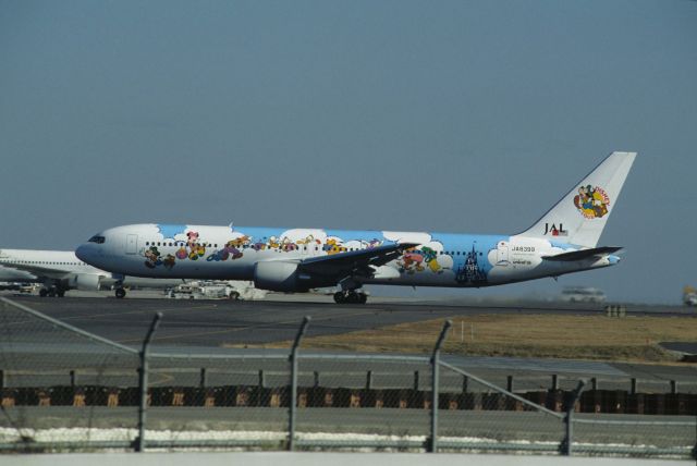 BOEING 767-300 (JA8399) - Departure at Tokyo-Haneda Intl Airport Rwy34L on 1995/01/15 "Resort Express c/s "