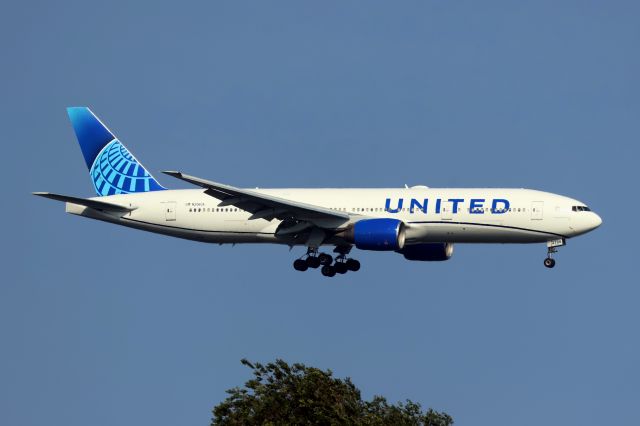 Boeing 777-200 (N206UA) - EWR weather diversion
